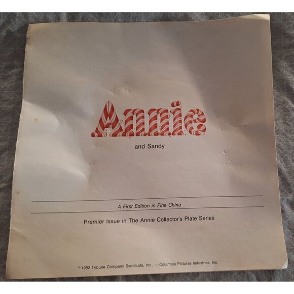 The Annie Collector's Plate Series "Annie and Sandy" by Edwin M. Knowles China - Picture 5 of 8